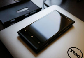 �������