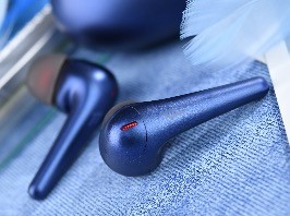 1MORE ComfoBuds Pro<b><i></I>399</b>