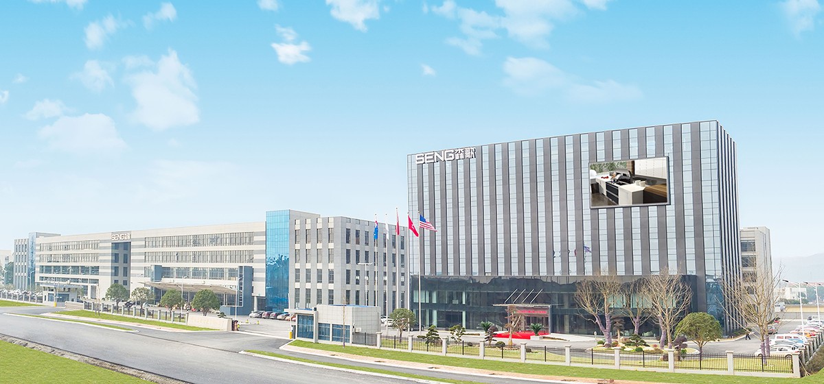 ɭ�蹤���У�̽���������������֮·