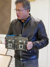 <b>����ѫ</b><i>NVIDIA�ܲ�</i><em>�۵�</em>רע�Զ���ʻ����