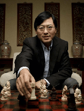 <b>��Ԫ��</b><i>���뼯�Ŷ��³���CEO</i><em>�۵�</em>���ܻ�������ҵ̬
