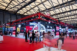 P&I 2025:佳能携自家全系影像产品亮相