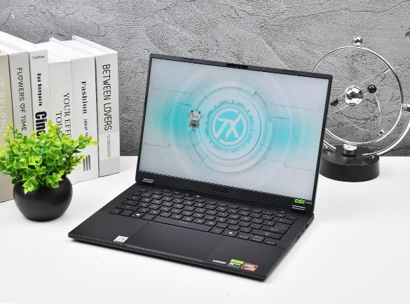 ����AI 9 HX 370�ӳֵ�ȫ��С���ڣ����黪˶��ѡAir 2024