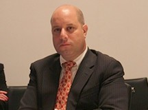 ��ͨ����Ѷ�߼����ܲ�<br>������ҵ���ܾ���Amir Faintuch