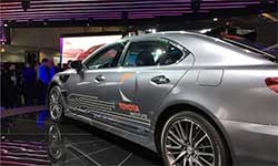 �׿���˹�Զ���ʻ����ʽ����