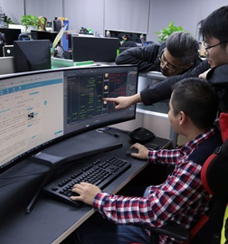 用两万块的显示器办公