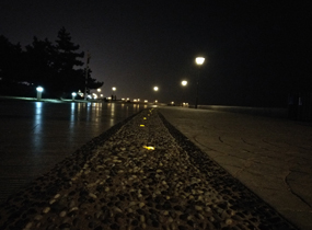 《石头路》