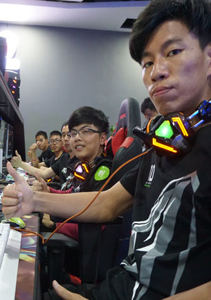 ��У��˿ʢ�� NVIDIA���ž�Ӣ��