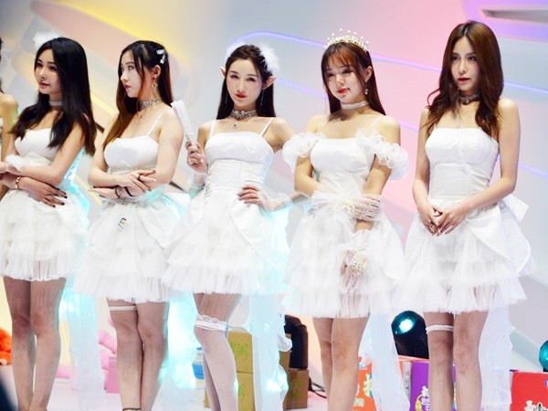 ChinaJoy 2020ֱ ˾޵Ůshowgirl