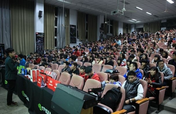 ����У԰��