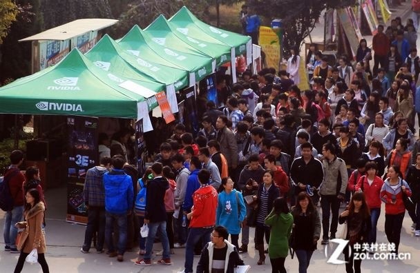 ����У԰��