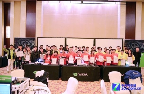 ����У԰��